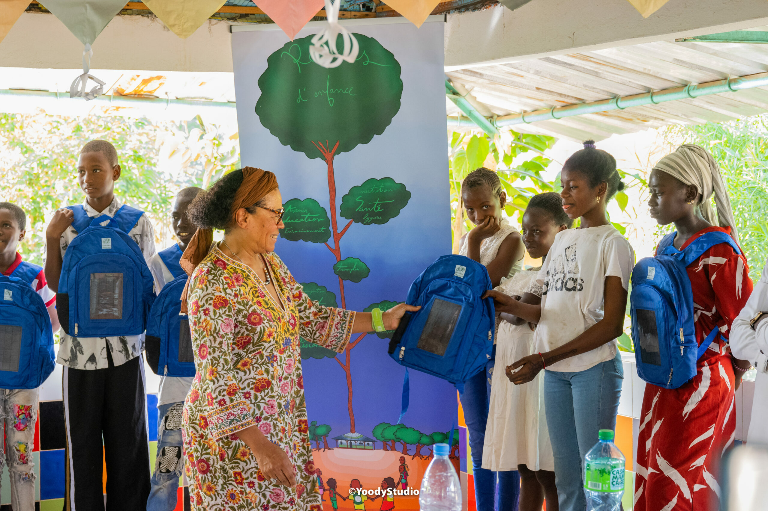 Prix racines denfance-filles4-sac solaire-Patricia Mowbray-wassadou-novembre 2024